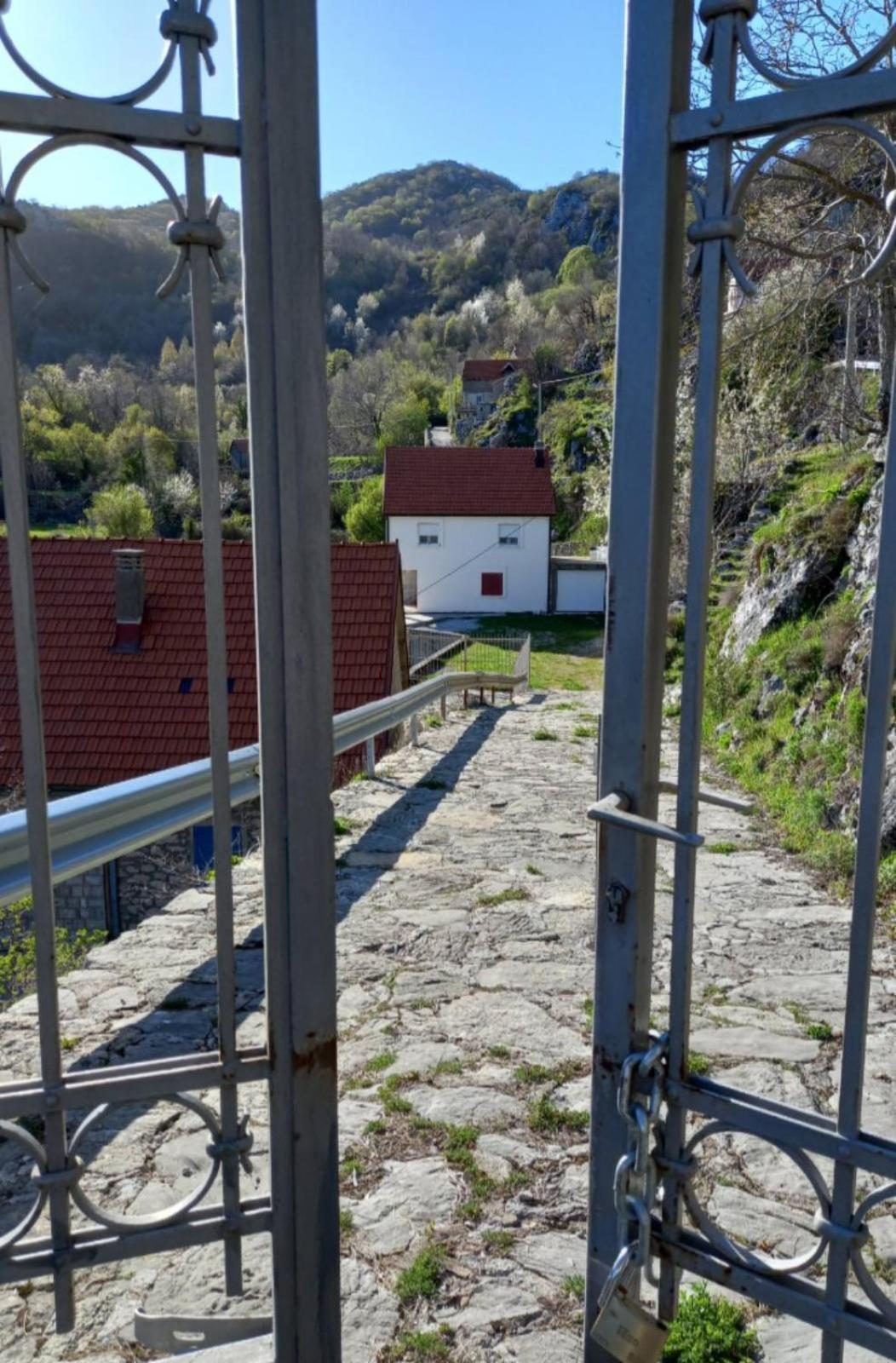 Konak Ugnji-Village Cetinje Exteriér fotografie